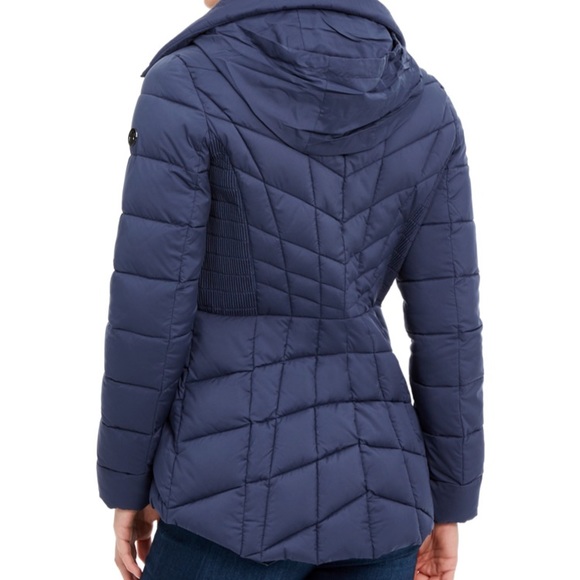 Bernardo Packable Jacket/Coat - Picture 3 of 7